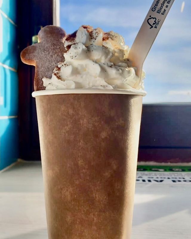 Get cozy with our winter gingerbread hot chocolate or latte! We have many other different deluxe winter flavours to try like Black Forest gateau and chocolate orange. Warm up your day with a delicious treat at hannafore kiosk. #WinterDrinks #gingerbreadlatte #christmas #WarmAndCozy #treatyoself